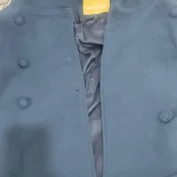 پالتو‌ زمستانی ،در حد نو یبار پوشیده شده
