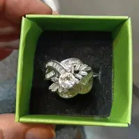 انگشتر نقره کارکرده ولی در حد نو