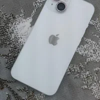 اپل iPhone 13 با حافظهٔ ۲۵۶ گیگابایت