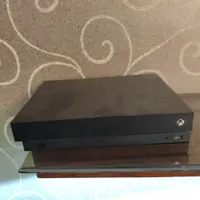 ایکس باکس وان ایکس Xbox one x با اقلام همراه