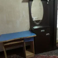 جاکفشی و میز کامپیوتر