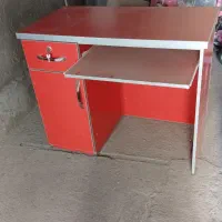 میز تحریر|میز تحریر و کامپیوتر|میانه, |دیوار