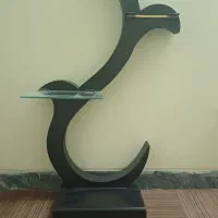 میز تلفن و اسند گل سفید