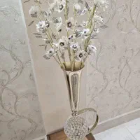 گلدان طلایی لوکس به همراه ۶ شاخه گل