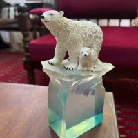 دکوری چوبی و مجسمه شیشه ای خارجی خرس و نهنگ