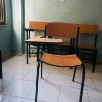 صندلی دانش آموزی چوبی|صندلی و نیمکت|اندیشه, اندیشه فاز ۱|دیوار