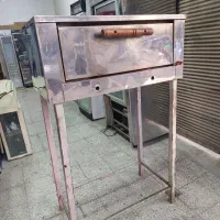 فر پیتزا صندوقی پایه دار در حد نو