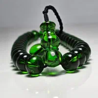 تعدادی تسبیح سندلوس وکهربا