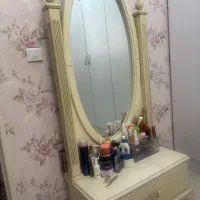آیینه قدی همراه با کشو