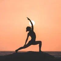 کلاس یوگای آنلاین و حضوری در باشگاه فقط بانوان