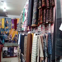 جمع آوری مغازه شال روسری عطر