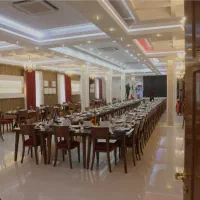 اشپز و نیروی ساده تالار و رستوران خانم اقا