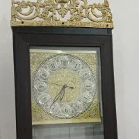 ساعت ایستاده تاج دار