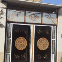 رنگ زنی در و پنجره