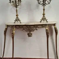 میز کنسول زیبا بدون آینه با دو شمعدان جذاب