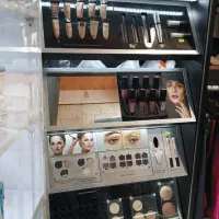 استند آرایشی|فروشگاه و مغازه|رشت, چله خانه|دیوار