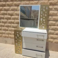 میز آرایشی و گل میز