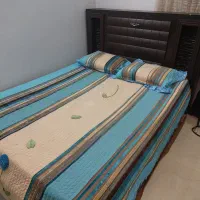 تخت دونفره بزرگ ، جک دار