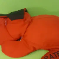 دو عدد عروسک|اسباببازی بچه|میانه, |دیوار