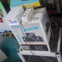 اسپیکر مودم وای فای صندلی و  همه باهم ۴۵۰۰