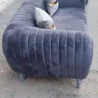 منشی و فروشنده ی فروشگاه مبل خلیجی و پرده سرا