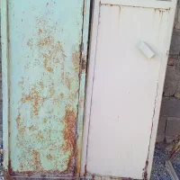 تخت و دو عدد ناو کوسفند درب حمام