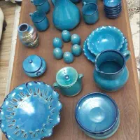 تعدادی ظروف سفالی