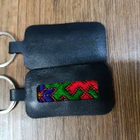 جاکلیدی سوزن دوزی اگه یکی بخری یکی اشان تیون  میدم