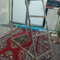 چهارپایه فلزی