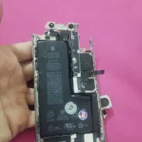 گوشی آیفون Xs شکسته