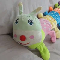 هزار پا بزرگ و تلفن رو میزی