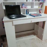 میز تحریر فوقالعاده جادار