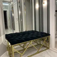 نیمکت پایه فلزی رنگ طلایی با نشیمن چرم و پارچه
