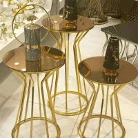 میز فلزی طلایی