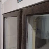 یخچال ویترینی دو درب انباری دارد حدنو