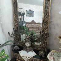 آینه و شمعدان و ساعت بسیار تمیز و سالم