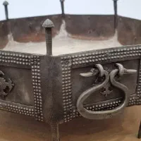 منقل قدیمی و تلویزیون ۳کاره قدیمی