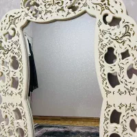 آینه|آینه|نسیم‌شهر, |دیوار