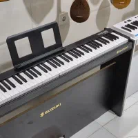 پیانو تاشو طرح آکوستیک