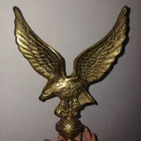 مجسمه برنز عقاب قدیمی