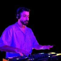 دیجی  موزیک بند