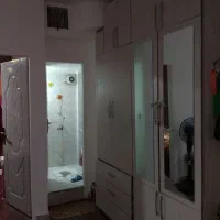 رهن ۴۵ متری کلینی، طبقه اول، دسترسی مترو ابن سینا