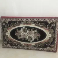 پشتی‌ گل‌ برجسته