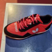 کفش پینگ پنگی مدل باترفلای