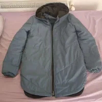 تعدادی لباس و کتونی