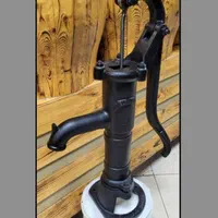 تلمبه آب قدیمی و پمپ آب