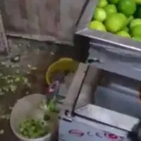 گرفتن رب گوجه طبیعی،آب لیمو،با دستگاه انجام میشود