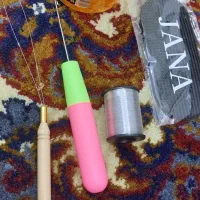 مقداری وسایل ب فروش میرود