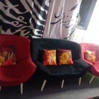 مبل ۴ نفره همراه ۴ عدد عسلی