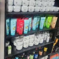 فروشندگی خانم جهت تجهیزات ارایشی